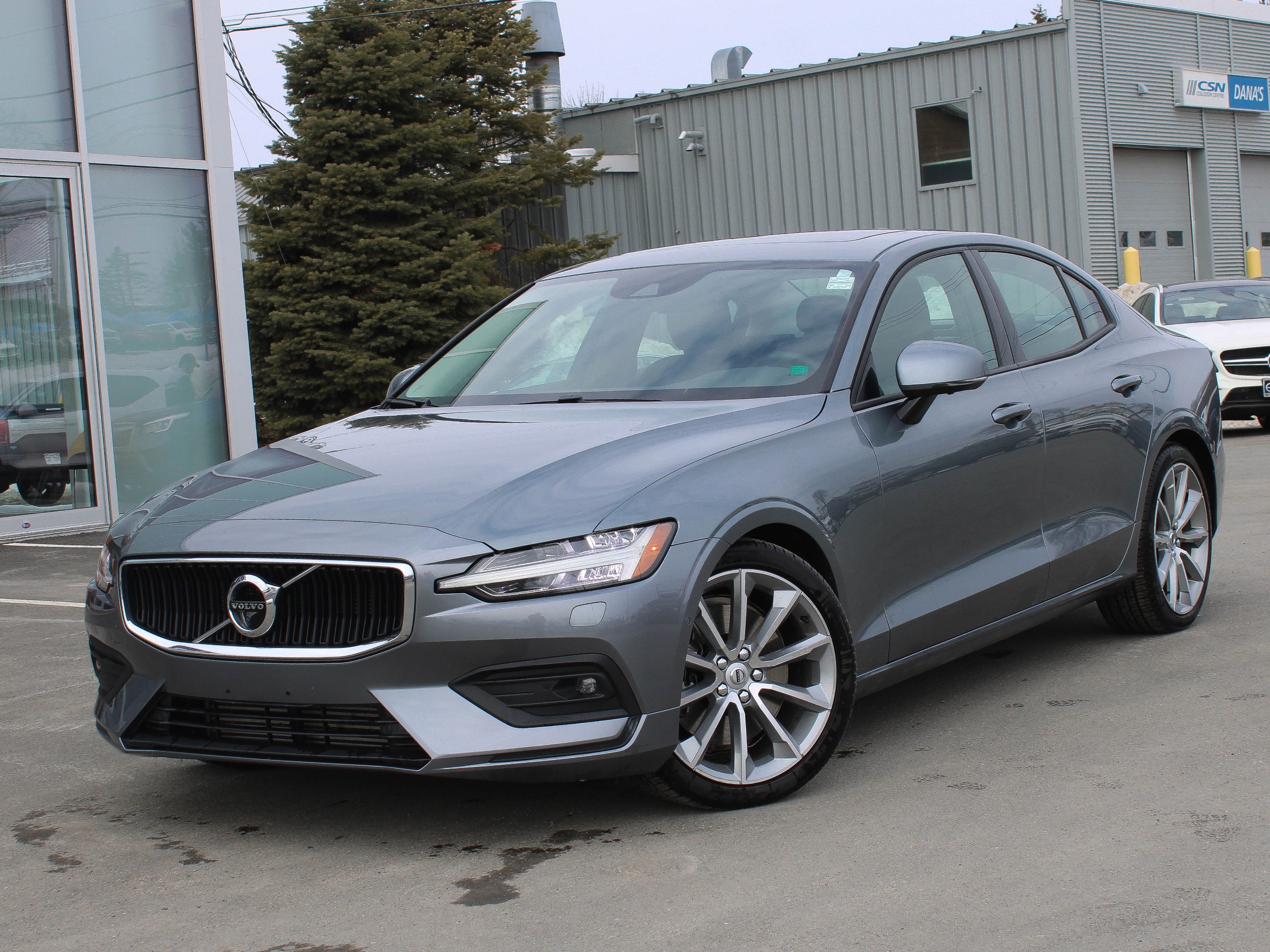 Certified Pre-Owned 2019 Volvo S60 T6 Momentum AWD
