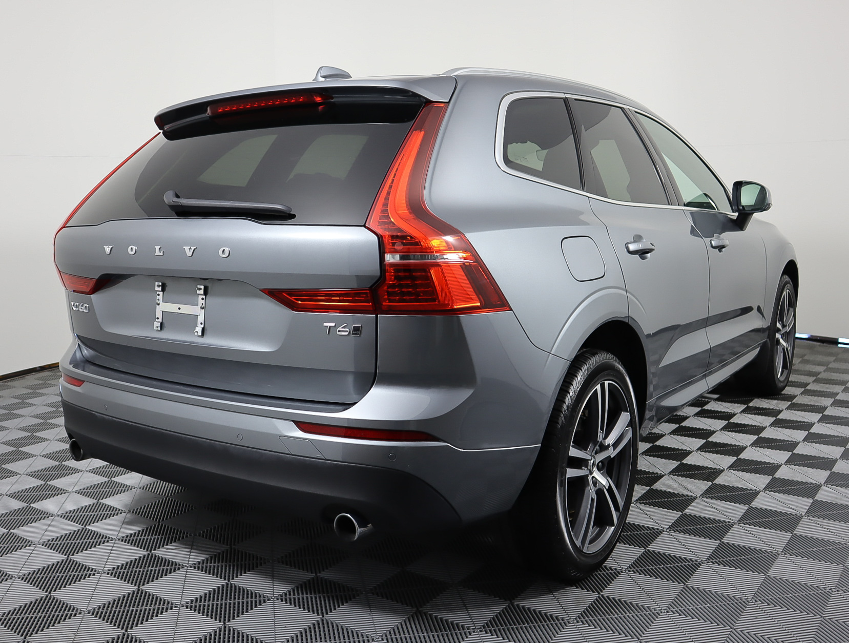 Certified Pre-Owned 2020 Volvo XC60 T6 Momentum AWD