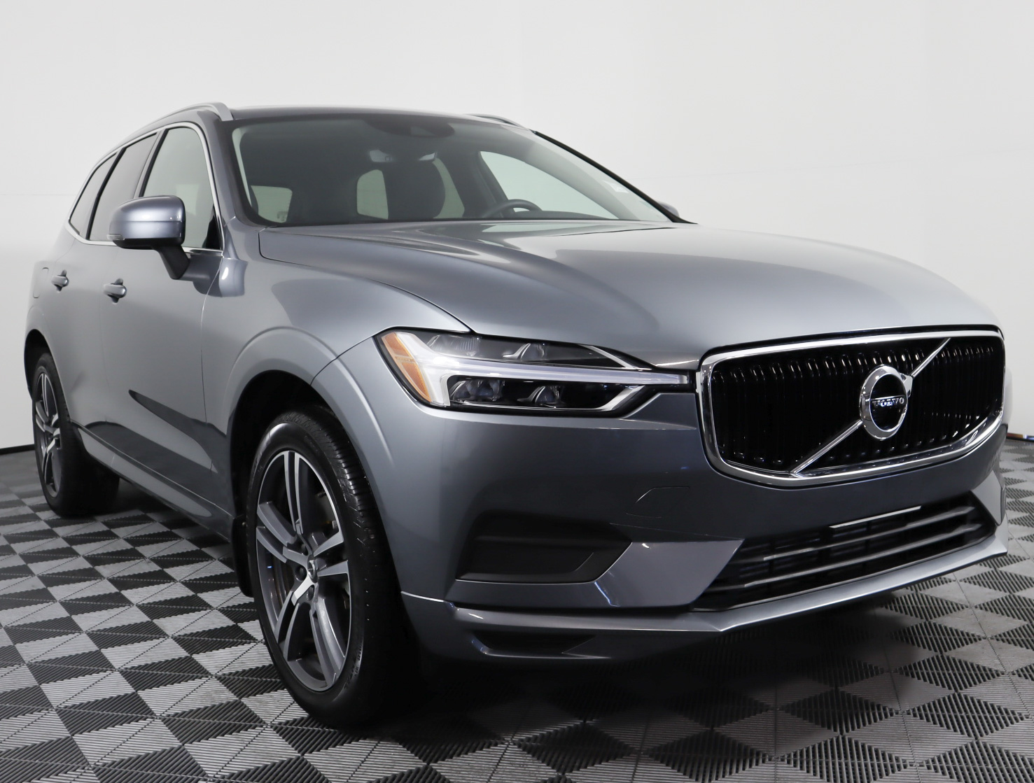 Certified Pre-Owned 2020 Volvo XC60 T6 Momentum AWD