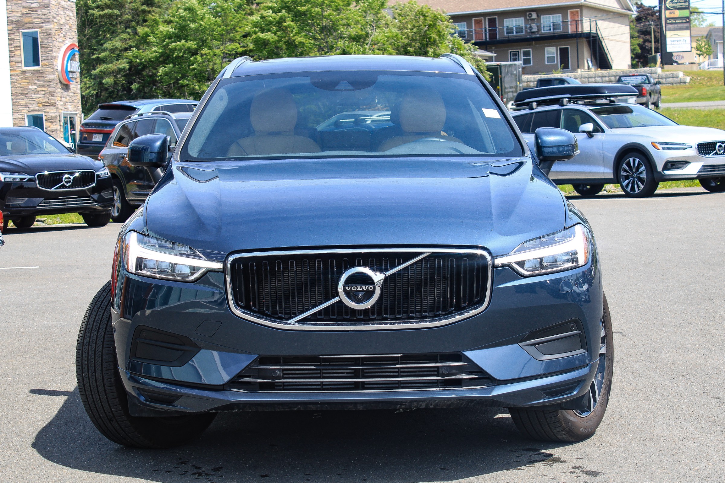 Certified Pre-Owned 2019 Volvo XC60 T6 Momentum With Navigation & AWD