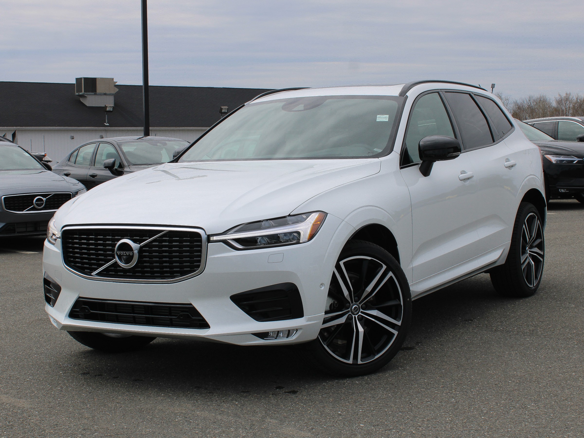 New 2020 Volvo XC60 T6 R-Design Compact Luxury Sport Utility in ...