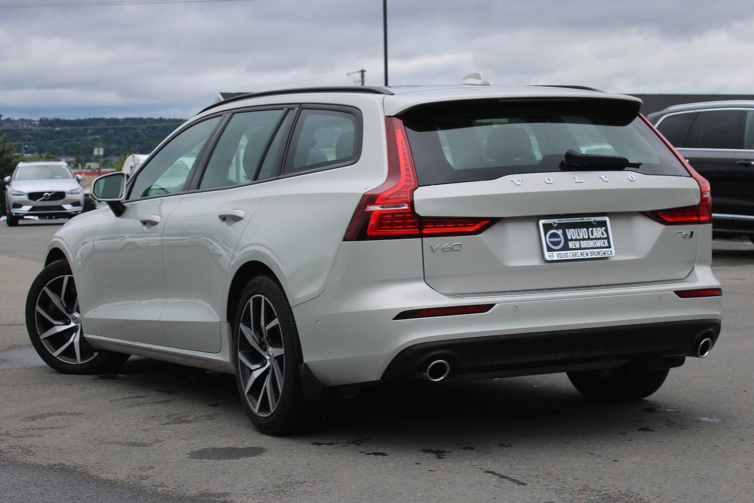 Certified Pre-Owned 2019 Volvo V60 T6 Momentum AWD