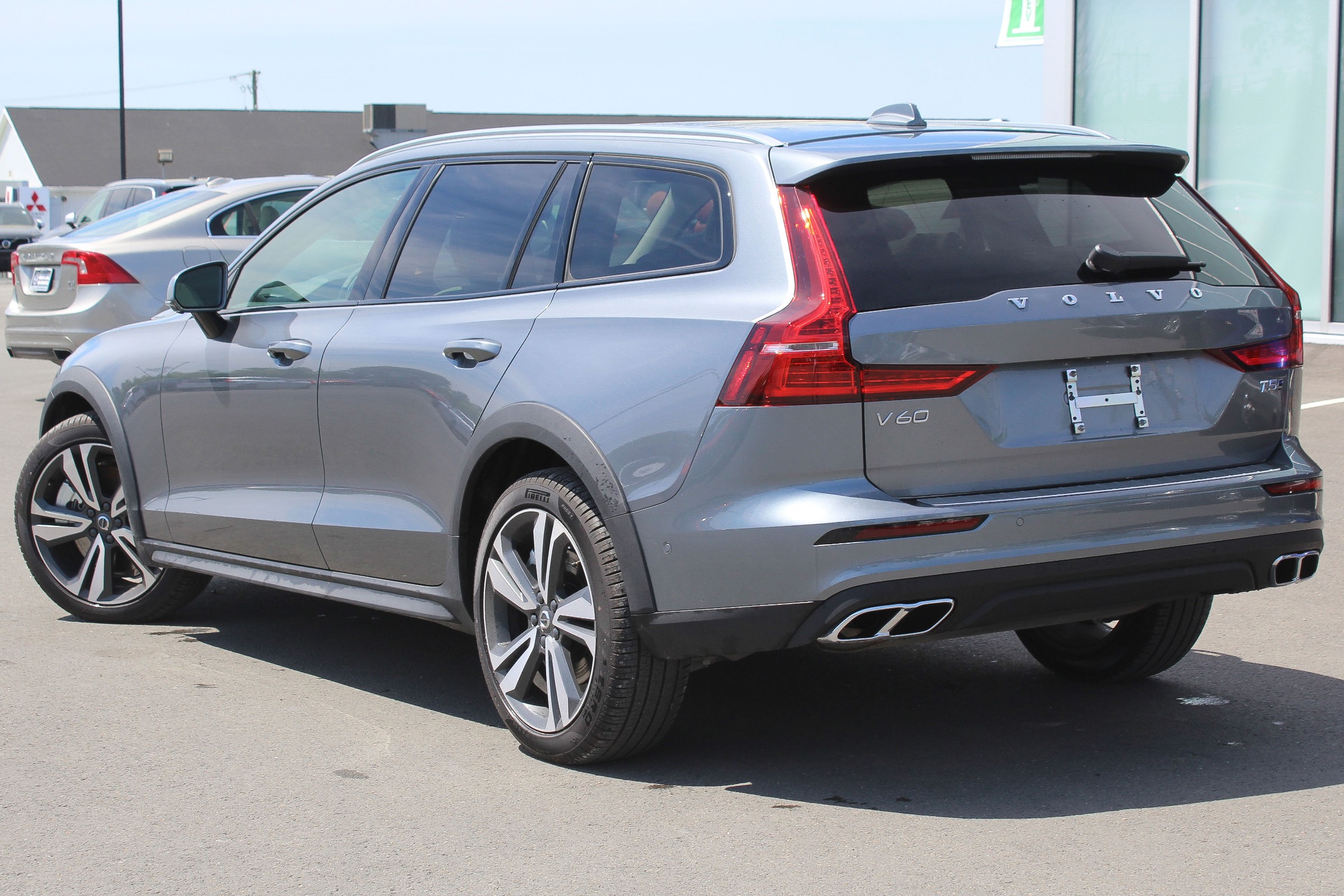 New 2019 Volvo V60 Cross Country T5 Momentum Intermediate Luxury in ...