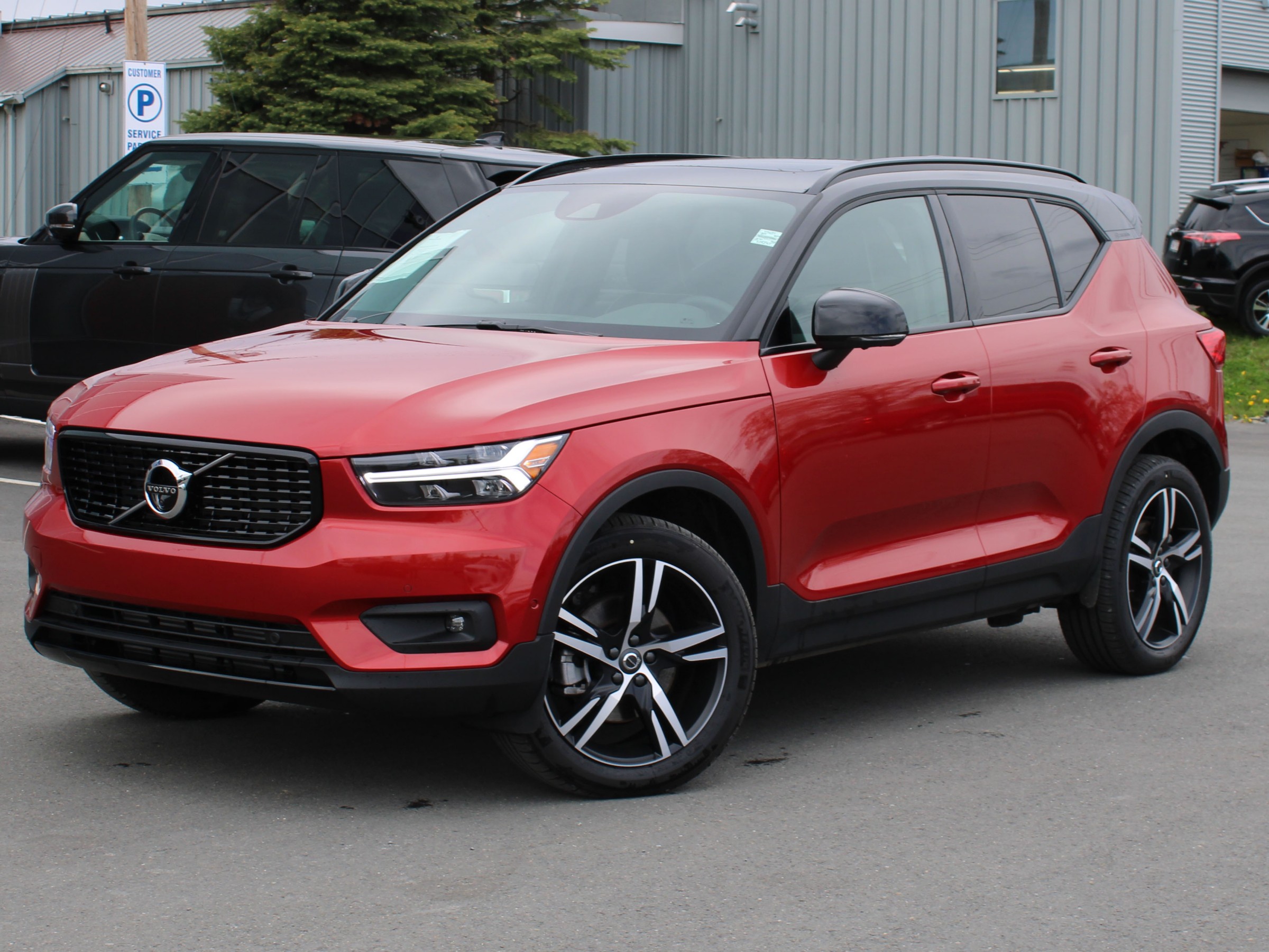 New 2019 Volvo XC40 T5 RDesign Compact Luxury Sport Utility in