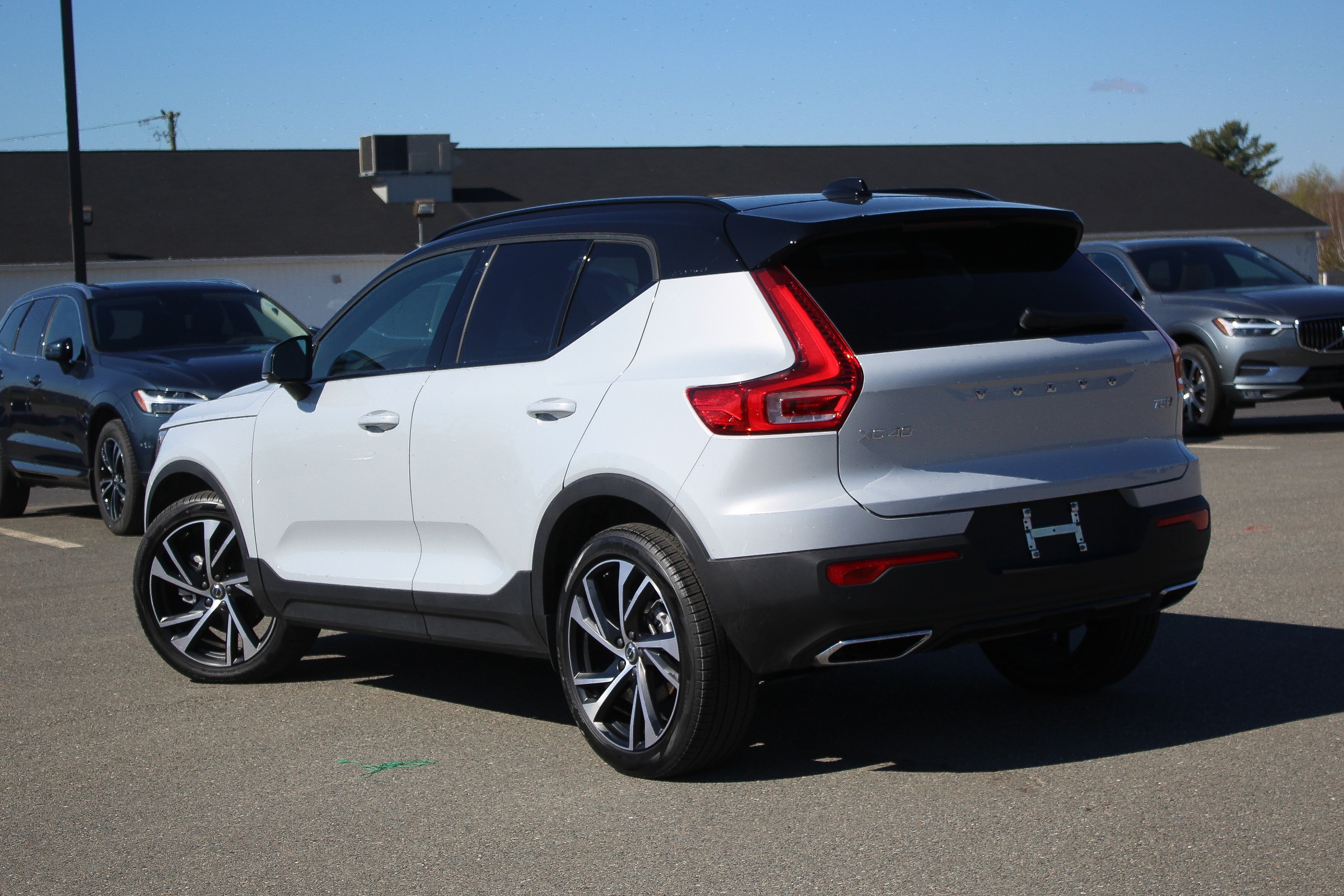 New 2020 Volvo XC40 T5 R-Design Compact Luxury Sport Utility in ...